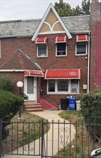 Great starter home in the heart of saint Albans perfectly priced to sell let&rsquo;s make a deal.