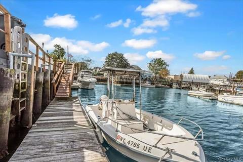 Dock