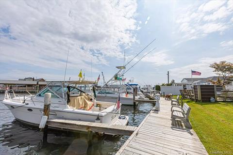 Dock