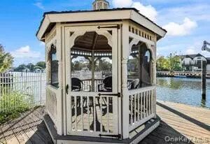 Dock