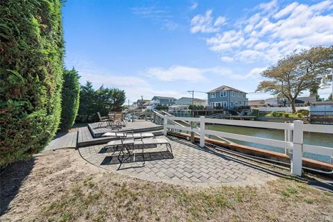Dock