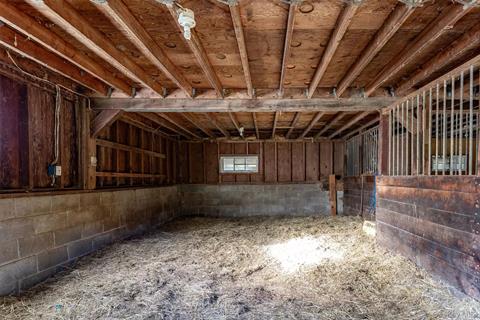 Barn
