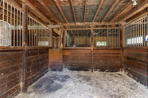 Barn