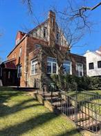 Spacious and beautifully maintained home in the heart of Kew Gardens. Features 5 bedrooms, 3.5 baths, elegant finishes, and a bright, open layout. Excellent condition and move-in ready, perfect for comfortable family living in a prime location.
