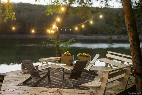 Dock