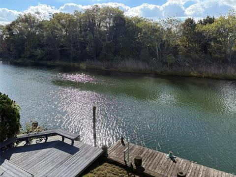 Dock