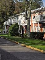 Quaint 1 BR/1 Bath Condo in the heart of Bay Shore. Priced to sell.