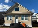 Adorable 1 bedroom apartment. Freshly painted & clean/ hardwood flooring/private parking Start your day in a sunny and bright home environment. Then take a quick walk to lovely marina. Pet is a possibility..