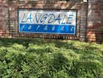First floor 2 Bedrooms unit in School District 26. Close to all. Board approval required. Rental application fees applies. Heat, Hot water, Water, and Sewer included. Tenant only pays for electricity.