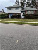 3 Bedrooms with 1.5 Bath, Split in White Branch in Jericho. Attached 1 Car Garage, semi-finished basement. Full eat-in kitchen, spacious backyard. Close to parkways and shopping.